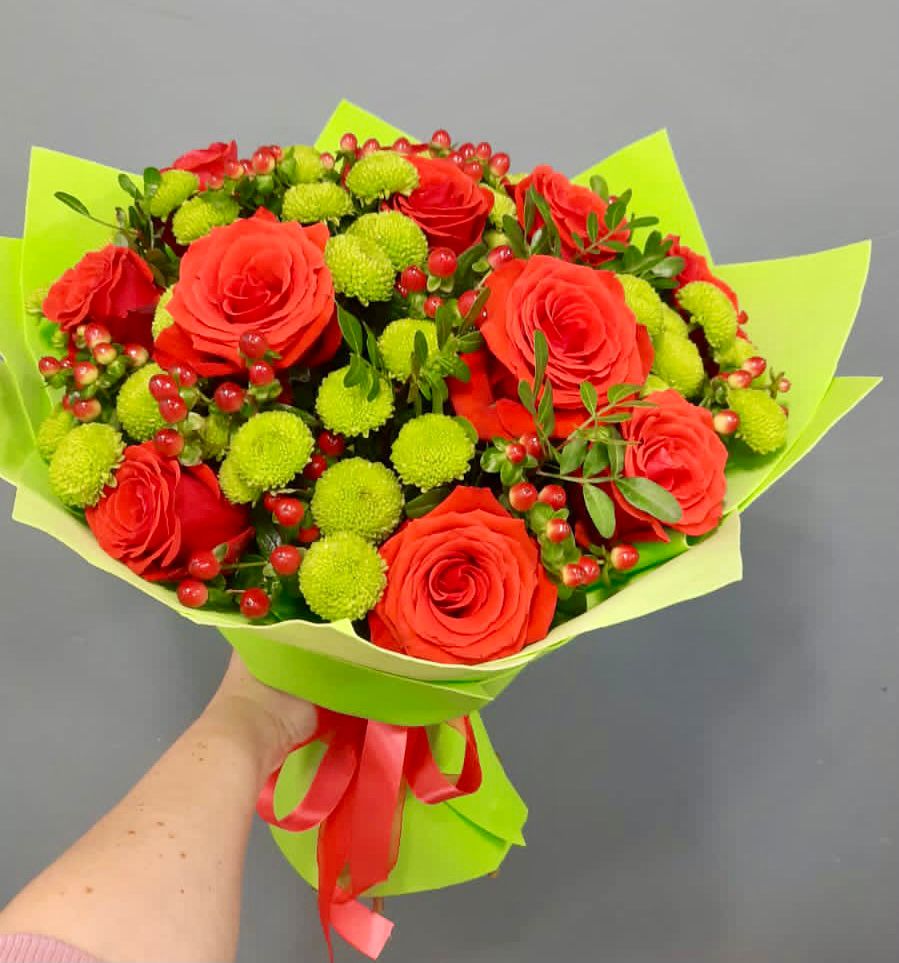 Букет цветов из: Хризантемы и Розы в Визинге