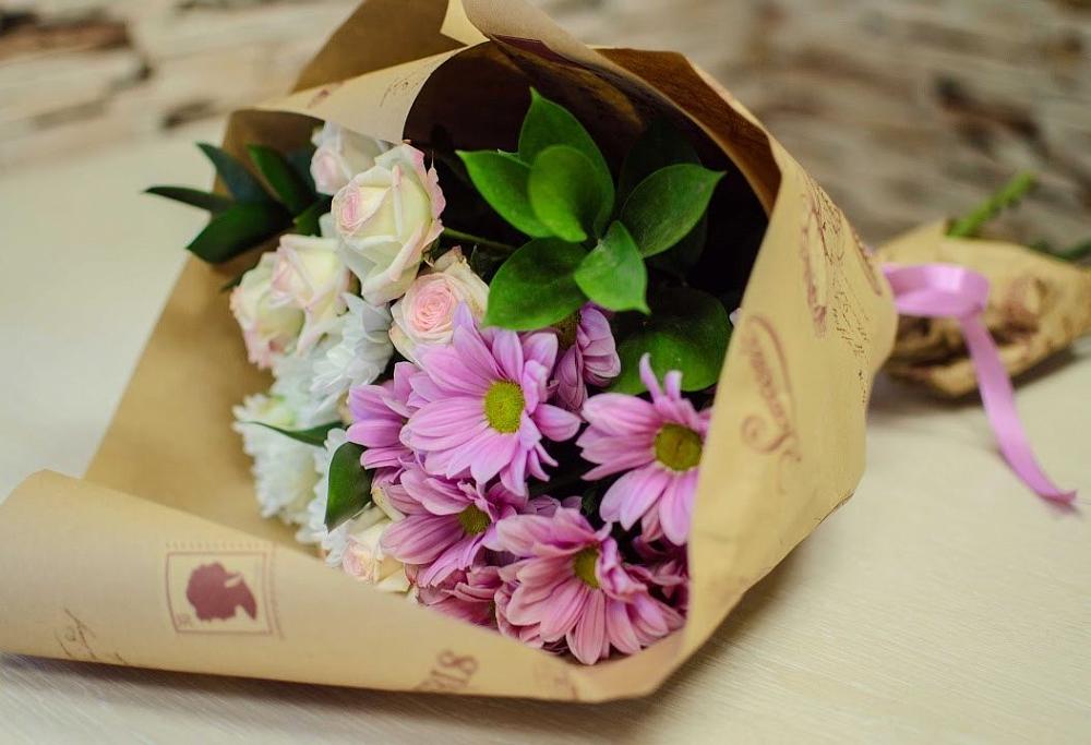 Букет цветов из: Розы и Хризантемы в Визинге