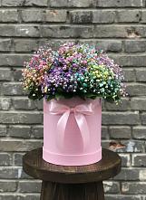 Цветочная композиция из Гипсофила и Розы в шляпной коробке в Визинге
