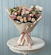 Букет цветов из:  Розы и Лизиантусы в Визинге