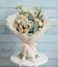 Букет цветов из:  Розы и Лизиантусы в Визинге
