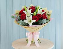 Букет цветов из:  Лилии и Розы в Визинге