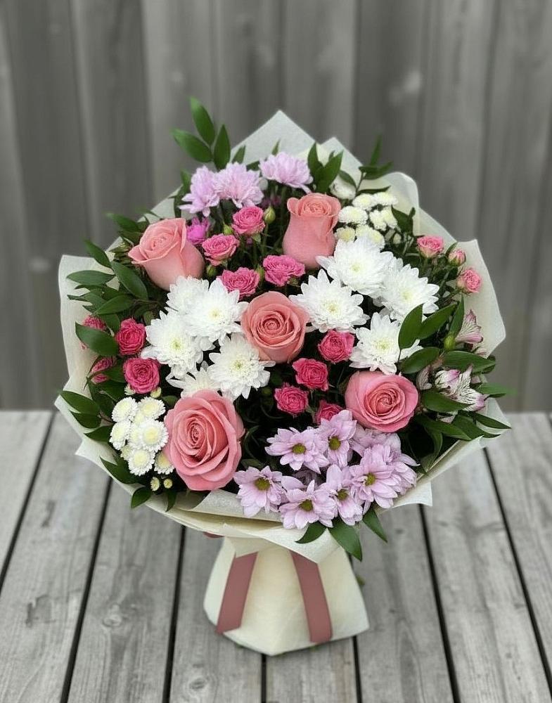Букет цветов из: Альстромерии, Гвоздики, Розы и Хризантемы в Визинге