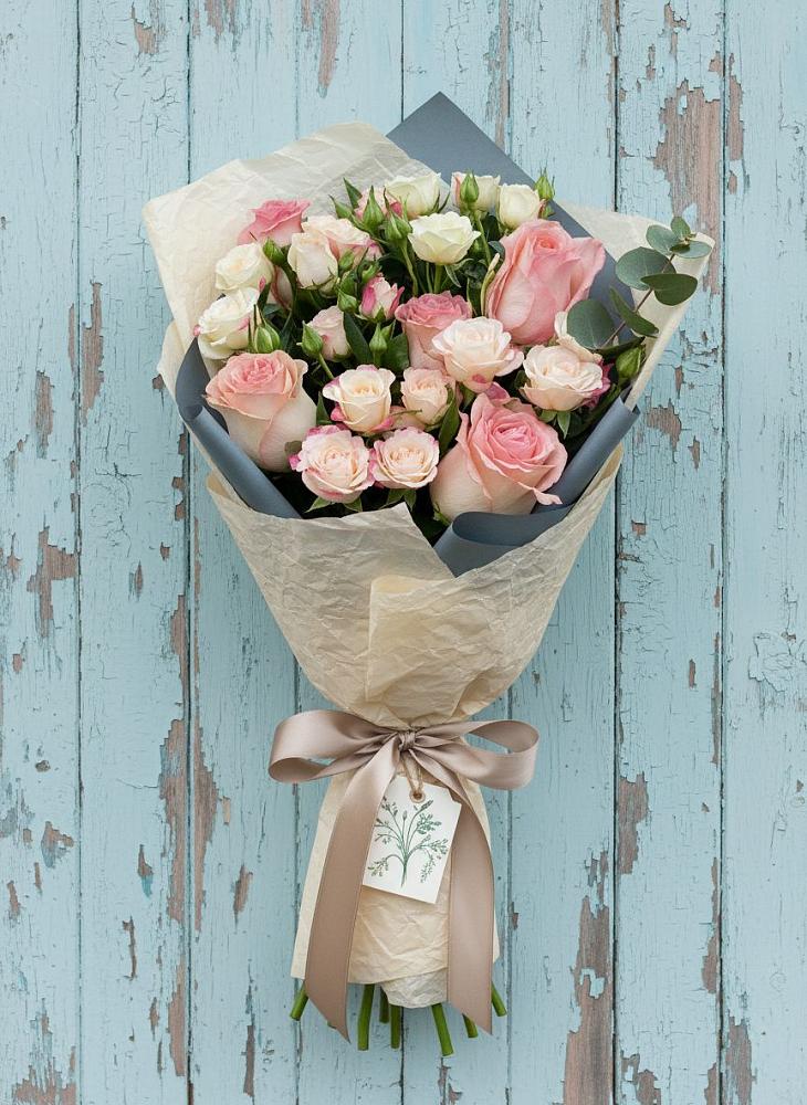 Букет цветов из: Розы в Визинге