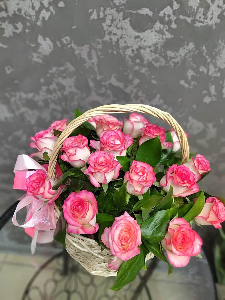 Цветочная композиция из Розы в корзине в Визинге