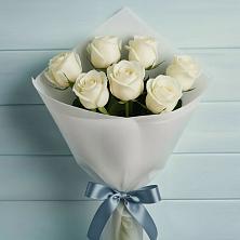 Букет 7 Белых роз Эдлесс Лав в Визинге