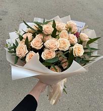 Букет Кремовые розы Латте в Визинге