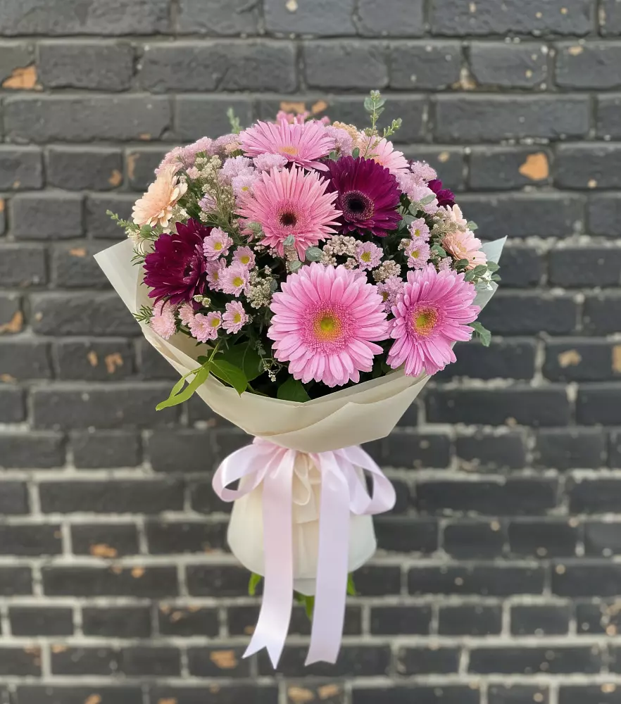 Букет цветов из: Герберы и Хризантемы в Визинге