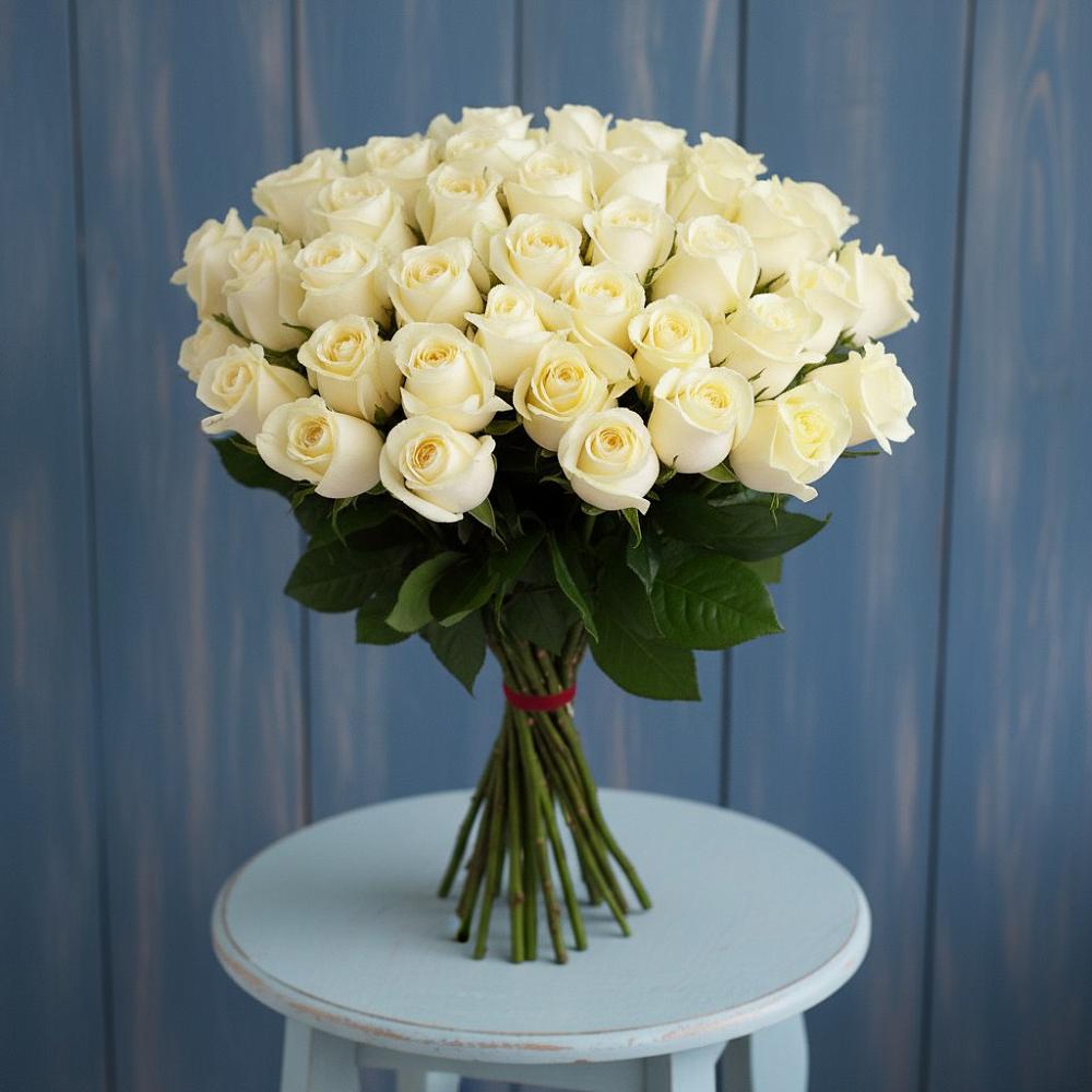 Букет 51 Белая роза Эдлесс Лав в Визинге