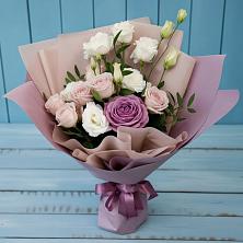 Букет цветов из:  Розы и Лизиантусы в Визинге
