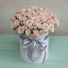 Цветочная композиция из Розы в шляпной коробке в Визинге