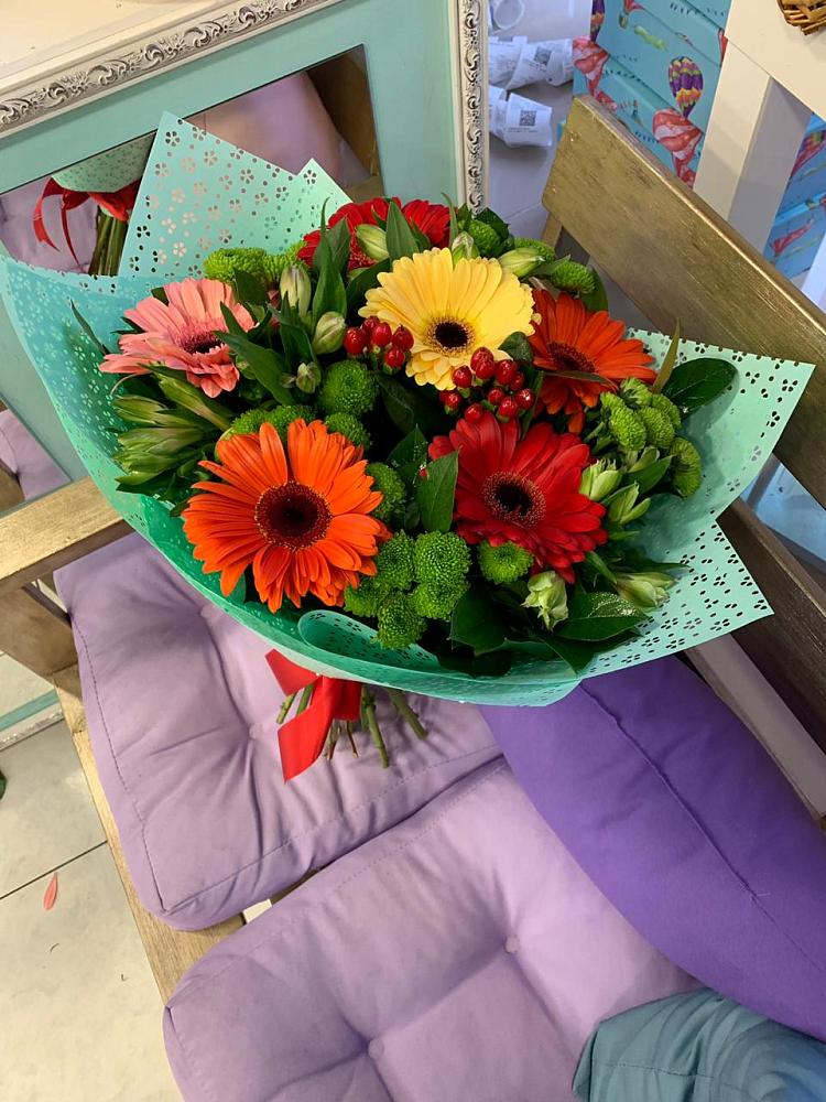 Букет цветов из: Герберы, Хризантемы и Альстромерии в Визинге