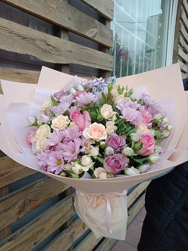 Букет цветов из: Розы и Хризантемы в Визинге