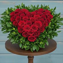 Цветочная композиция из Розы в виде сердца в Визинге