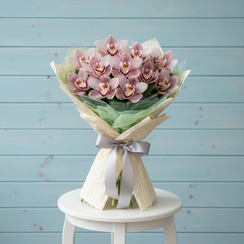 Букет цветов из: Орхидеи и Розы в Визинге