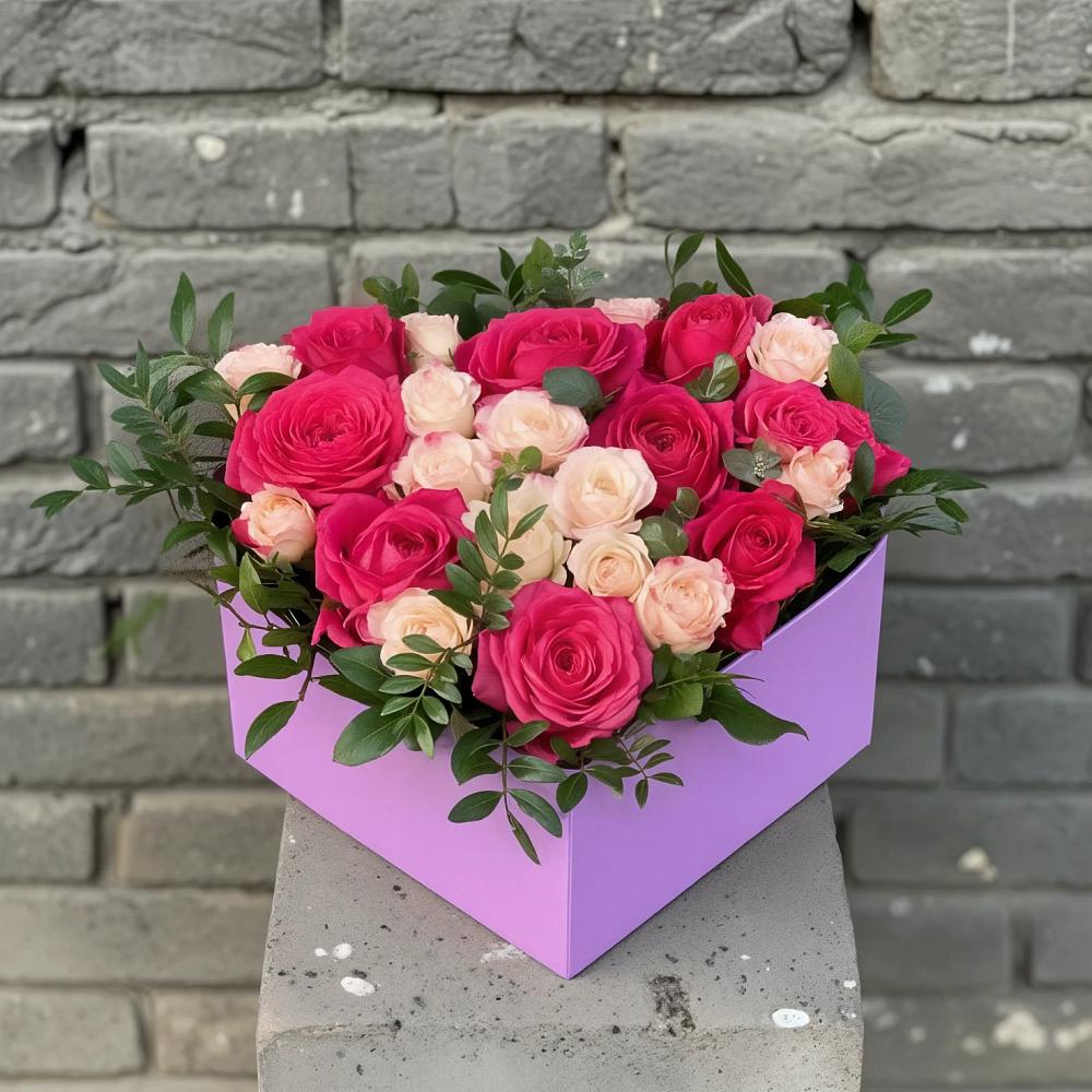 Цветочная композиция из Розы в коробке в Визинге