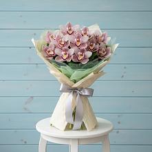 Букет цветов из:  Орхидеи и Розы в Визинге