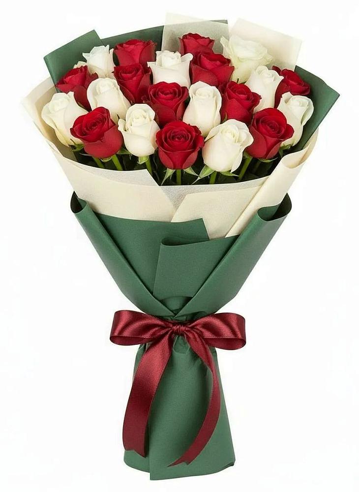 Букет Микс из красных и белых роз в Визинге
