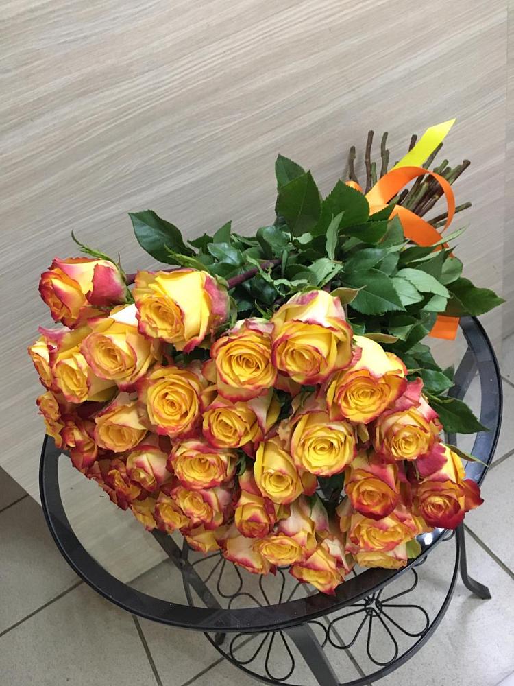 Букет Желтые розы в Визинге