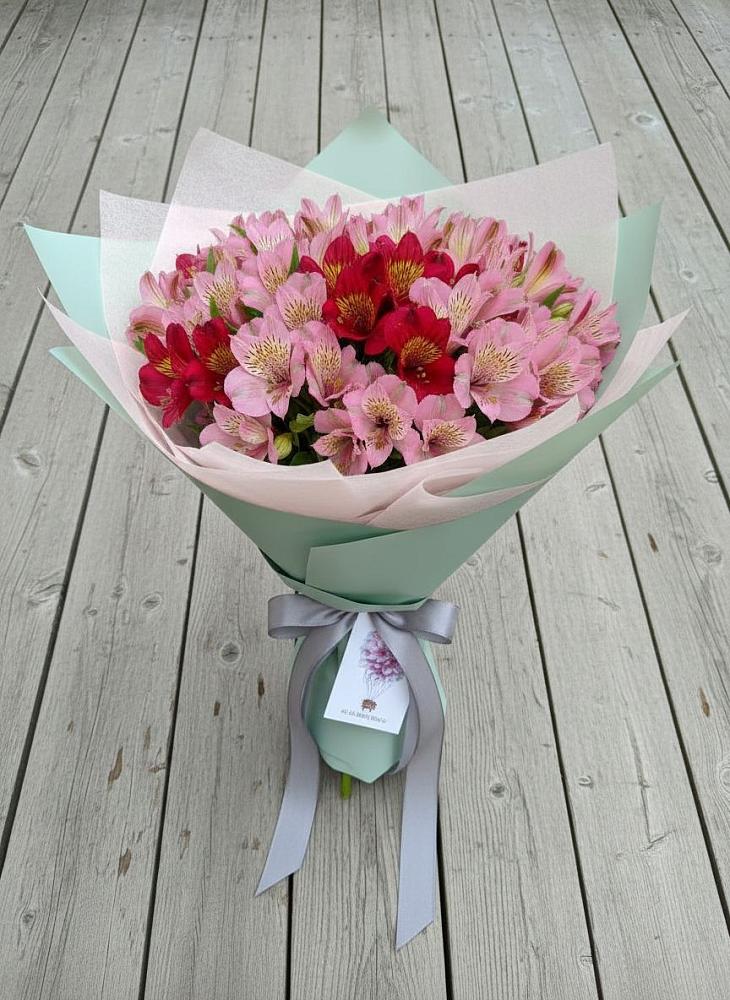 Букет цветов из: Альстромерии в Визинге