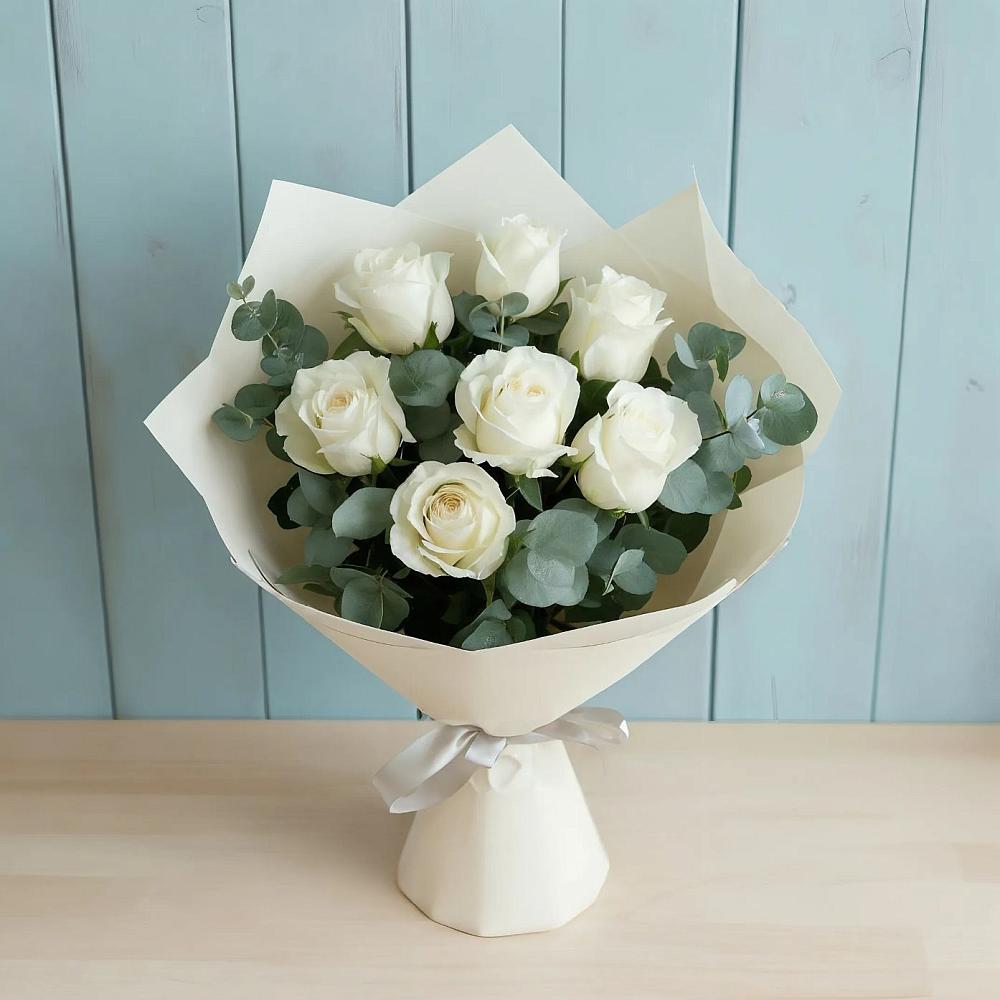 Букет Белые розы в Эвкалипте в Визинге