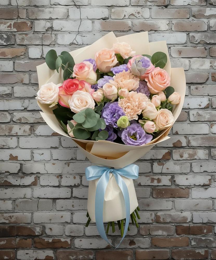 Букет цветов из: Розы, Лизиантусы и Гвоздики в Визинге