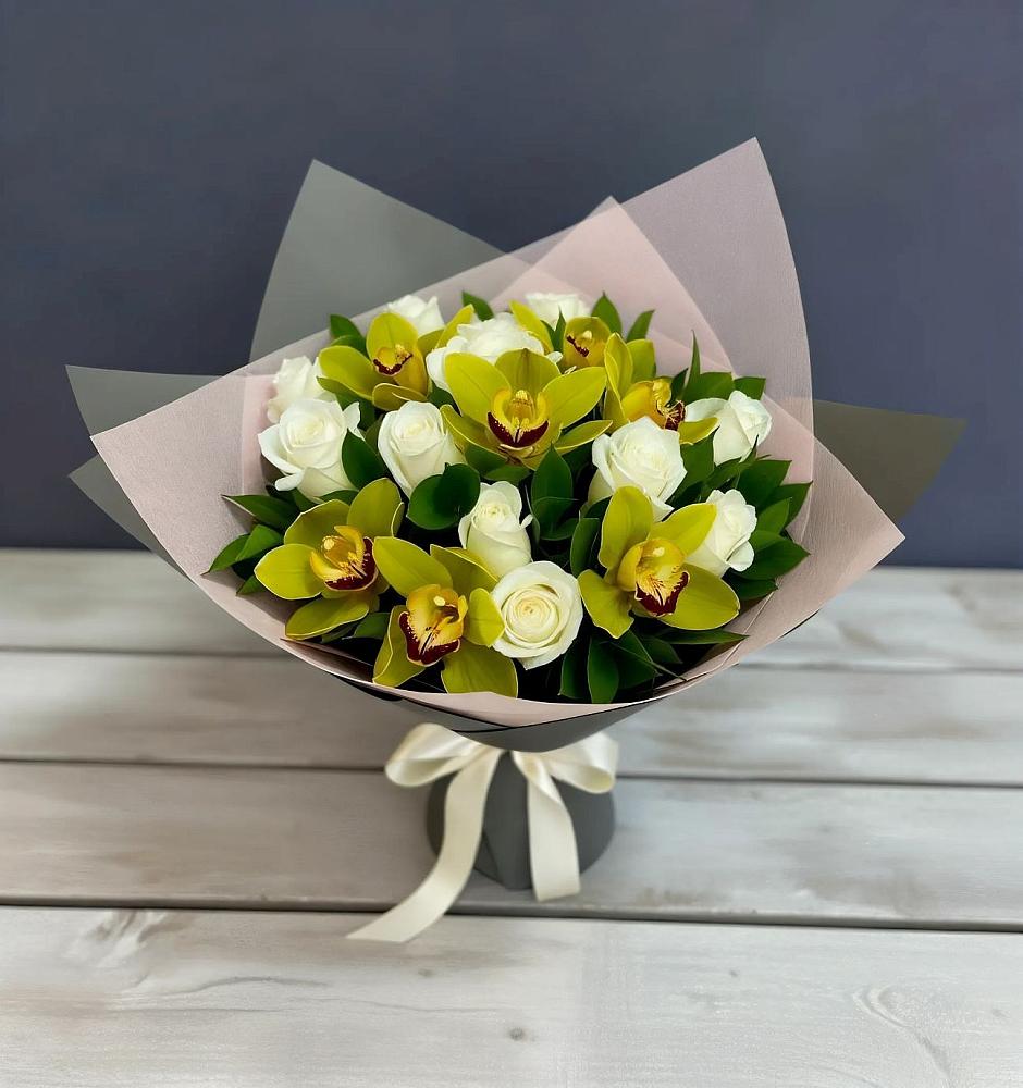 Букет цветов из: Орхидеи и Розы в Визинге