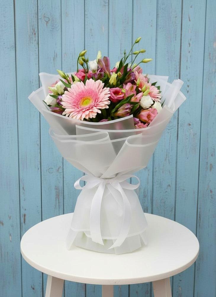 Букет цветов из: Герберы, Альстромерии и Лизиантусы в Визинге