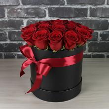 Цветочная композиция из Розы в шляпной коробке в Визинге