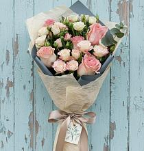 Букет цветов из:  Розы #REPLACE_PRED# Визинге