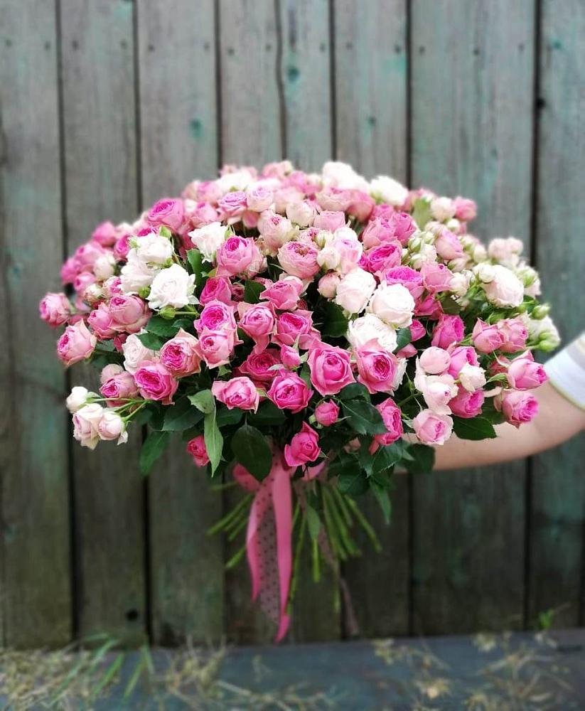 Букет Розовые кустовые розы Натали и Лав Лидия в Визинге