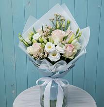 Букет цветов из:  Розы и Лизиантусы в Визинге