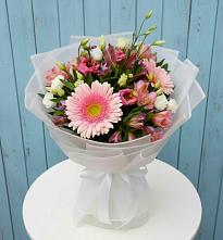 Букет цветов из:  Герберы, Альстромерии и Лизиантусы #REPLACE_PRED# Визинге