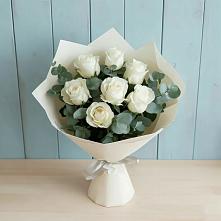 Букет Белые розы в Эвкалипте в Визинге