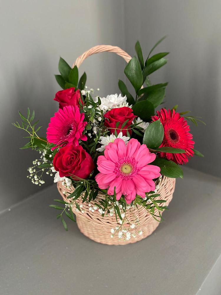Цветочная композиция из Розы, Хризантемы и Герберы в корзине в Визинге