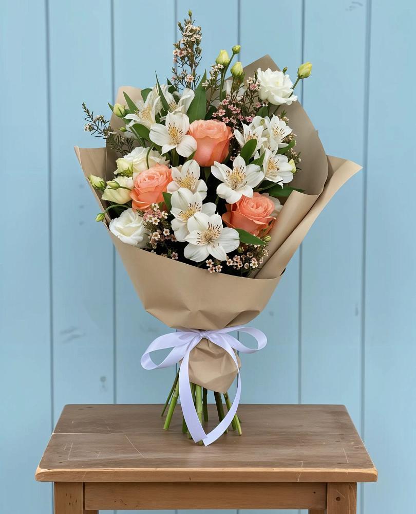 Букет цветов из: Альстромерии, Лизиантусы, Розы и Хризантемы в Визинге