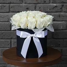 Цветочная композиция из Розы в шляпной коробке в Визинге